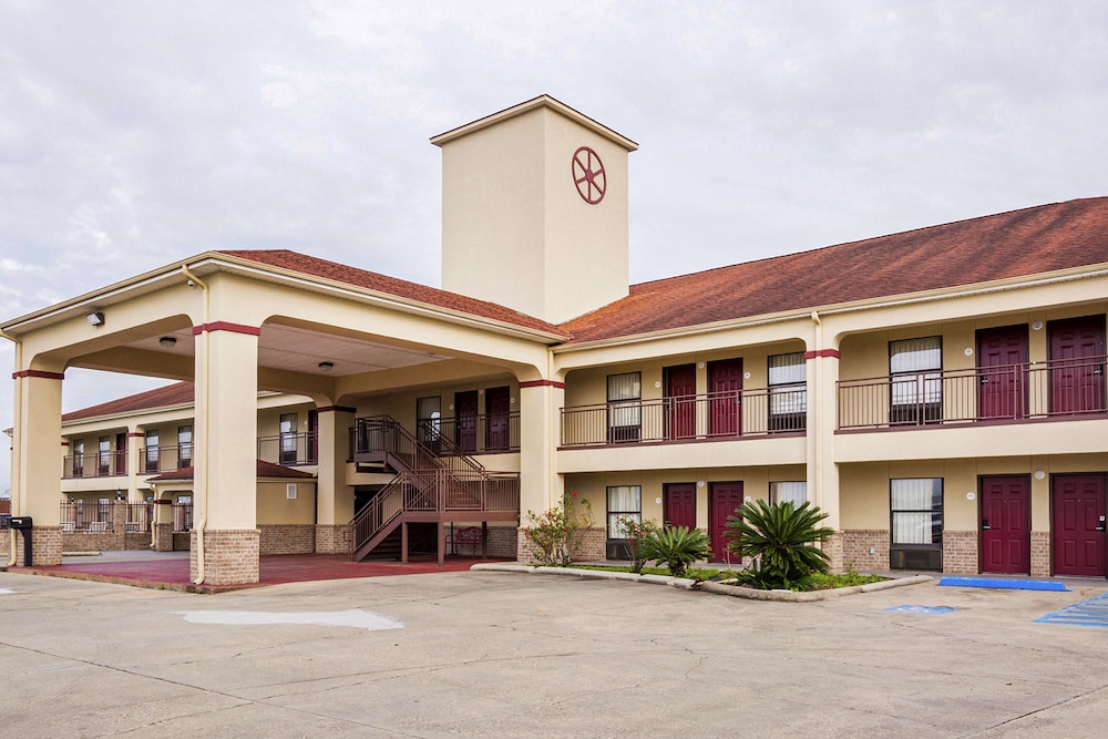 OYO Hotel LSU 6/70