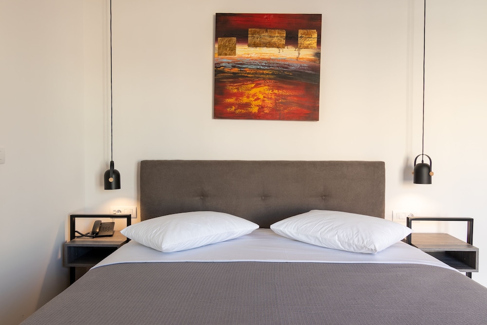 LUXURY, DOUBLE BED