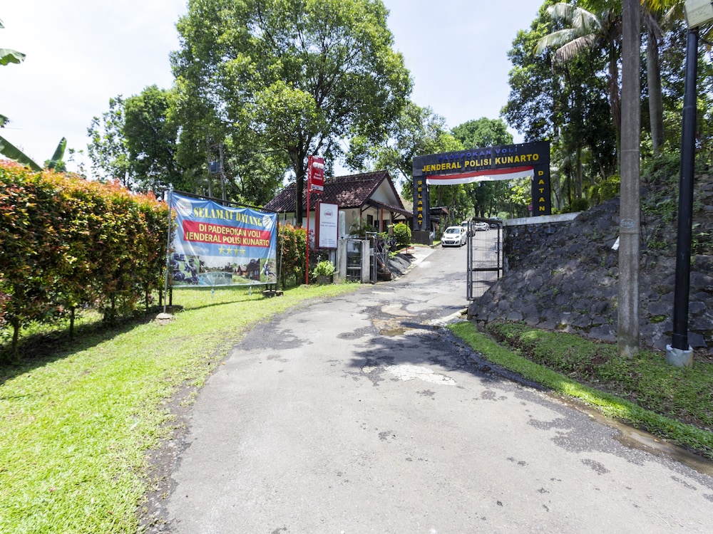 OYO 883 Pavo Resort 1/43