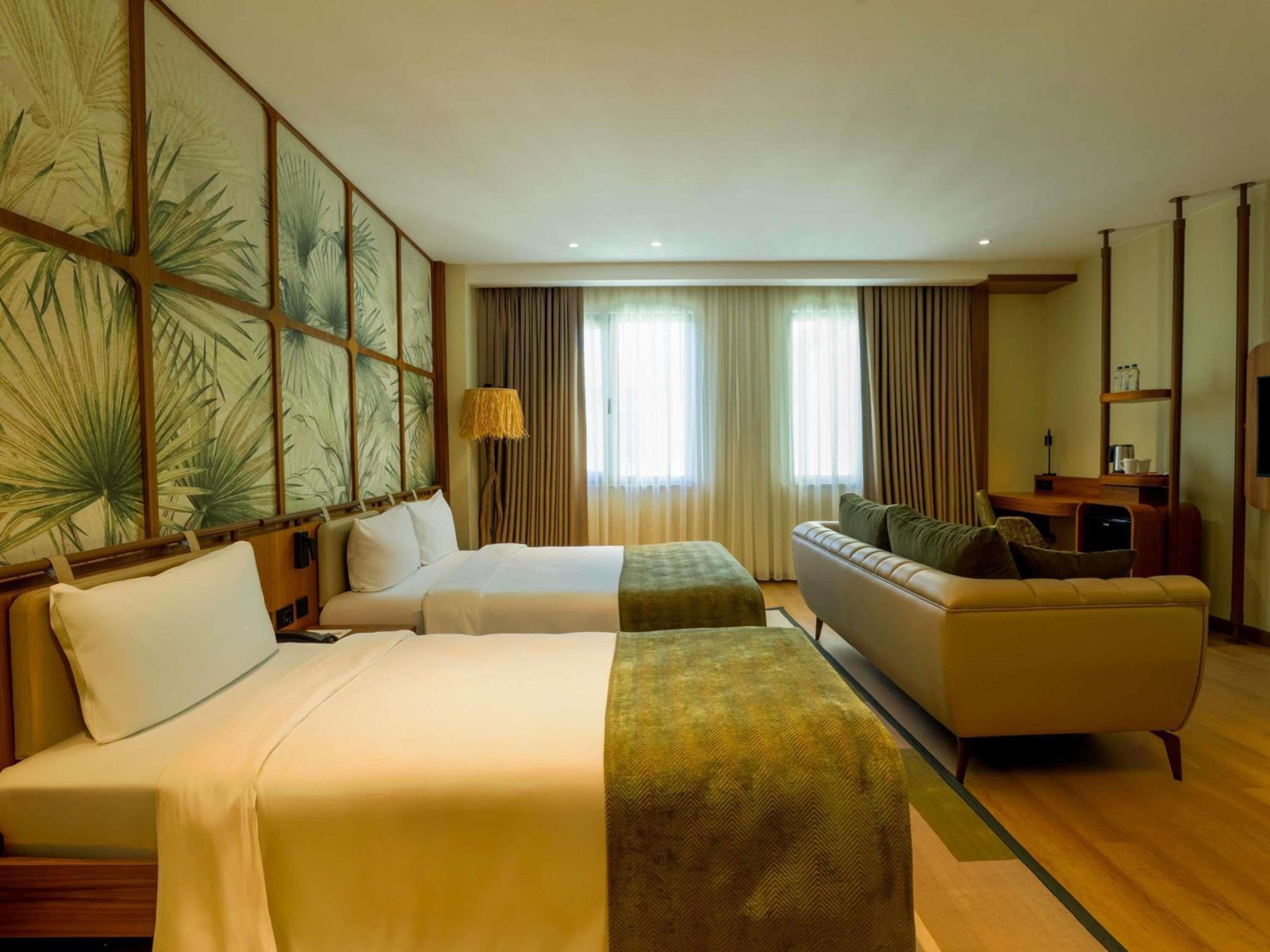 SUPERIOR, 1 DOUBLE AND 1 SINGLE BED