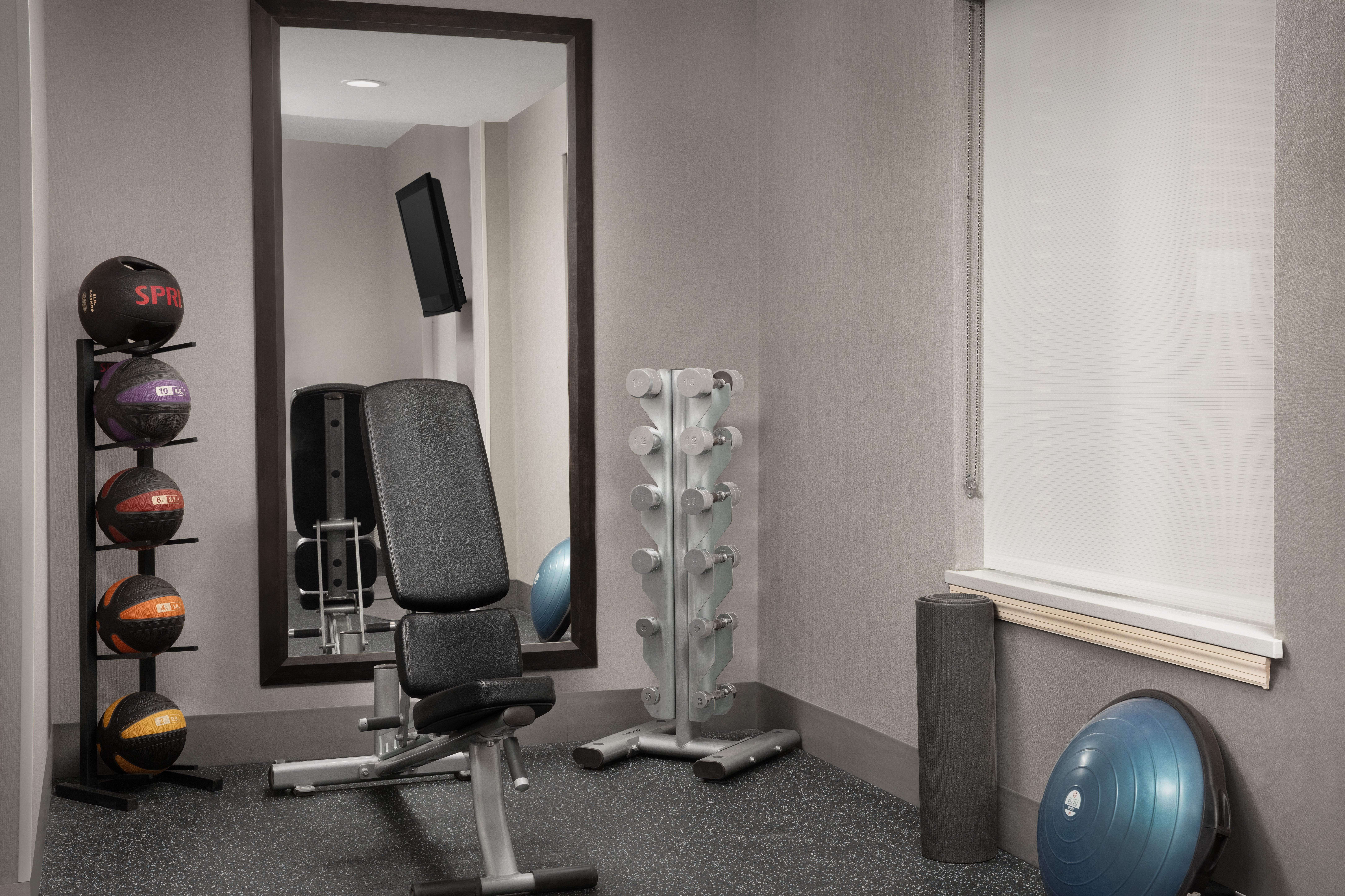 Holiday Inn Express Hotel Suites Chambersburg 42/71