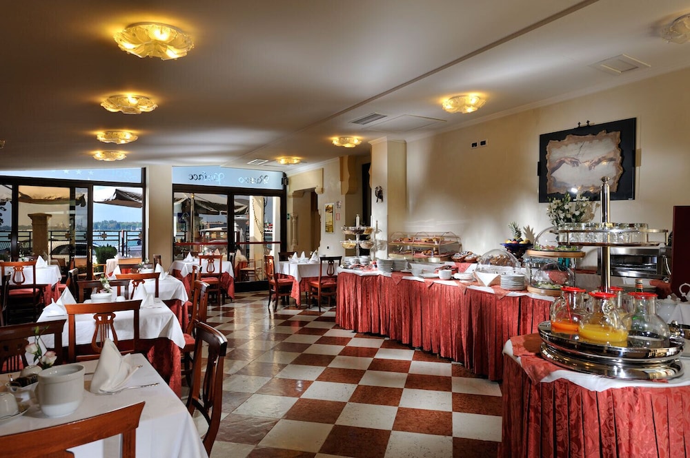 Russo Palace 48/57