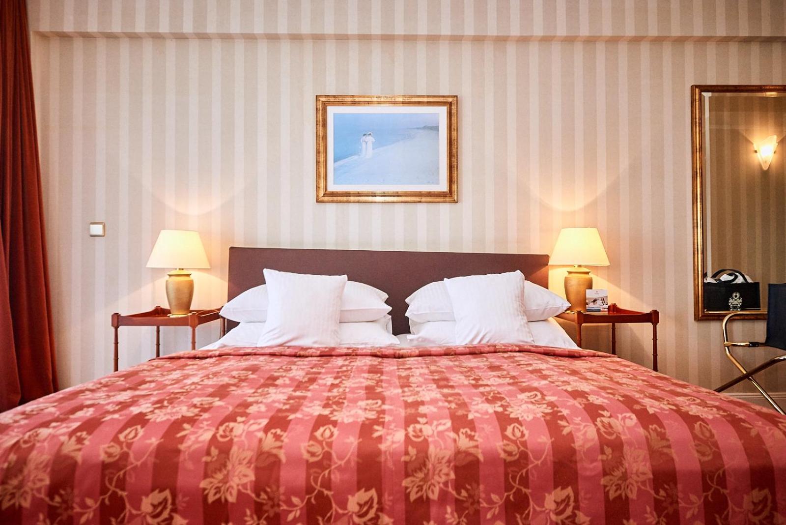 Double Bed