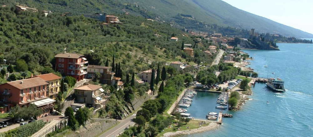 Hotel Villa Carmen 32/50