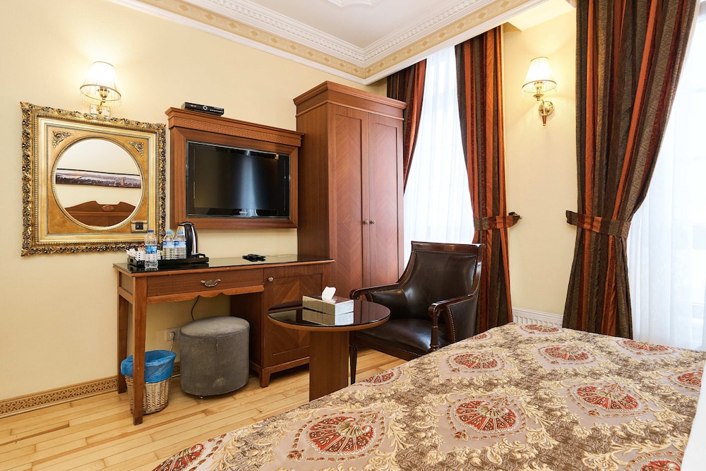 Best Western Empire Palace 18/40