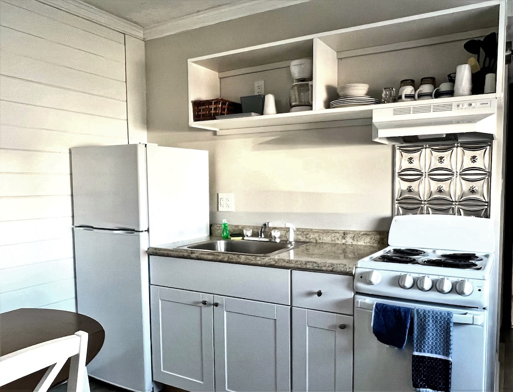 Atlantic Oceanside Dewey Beach Resort 11/50