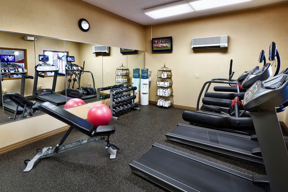 Clubhouse Hotel Suites Sioux Falls 35/67