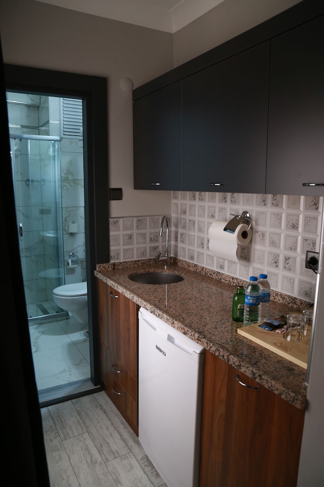 Azra Suite Otel 49/50