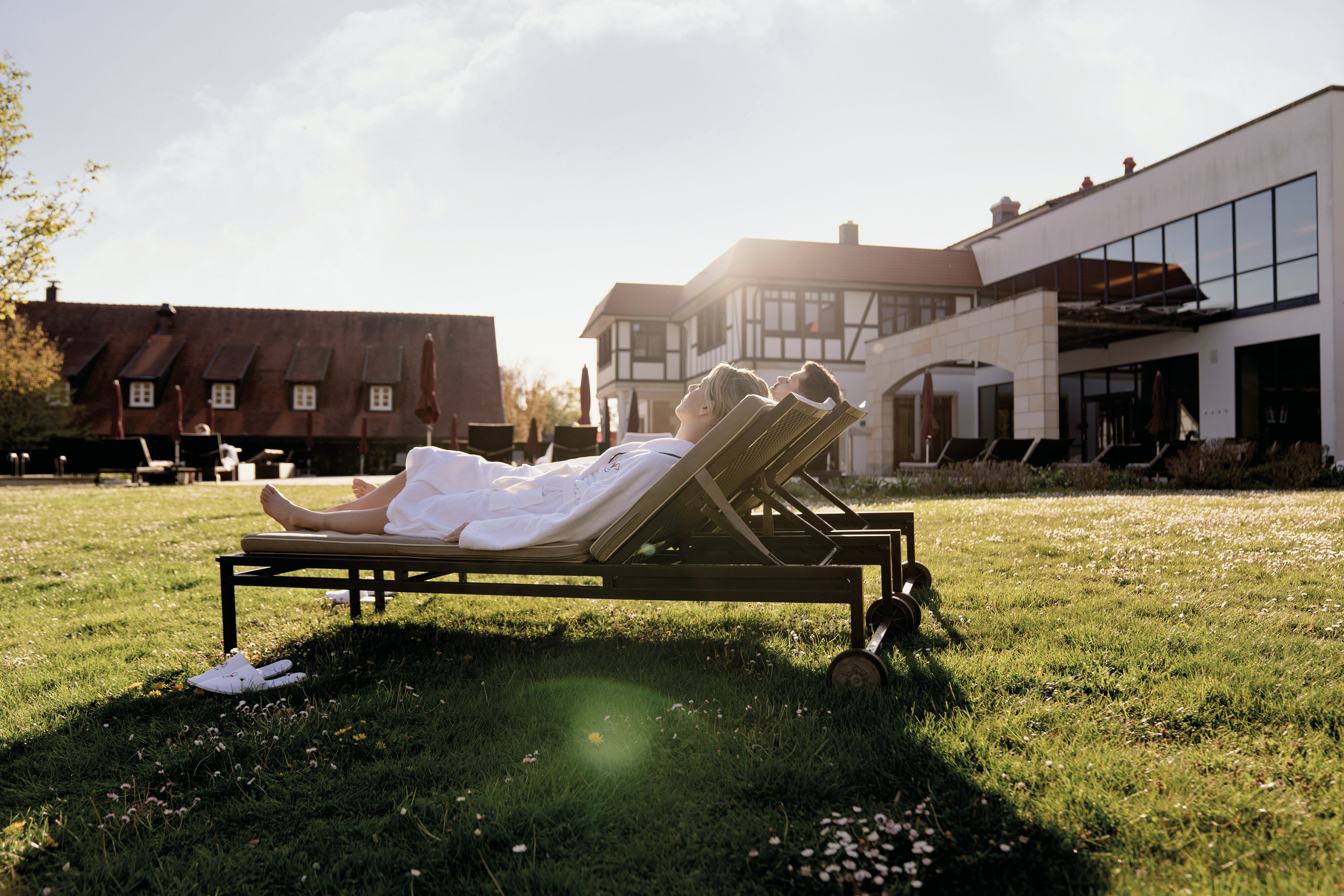WALD AND SCHLOSSHOTEL FRIEDRICHSRUHE 62/67