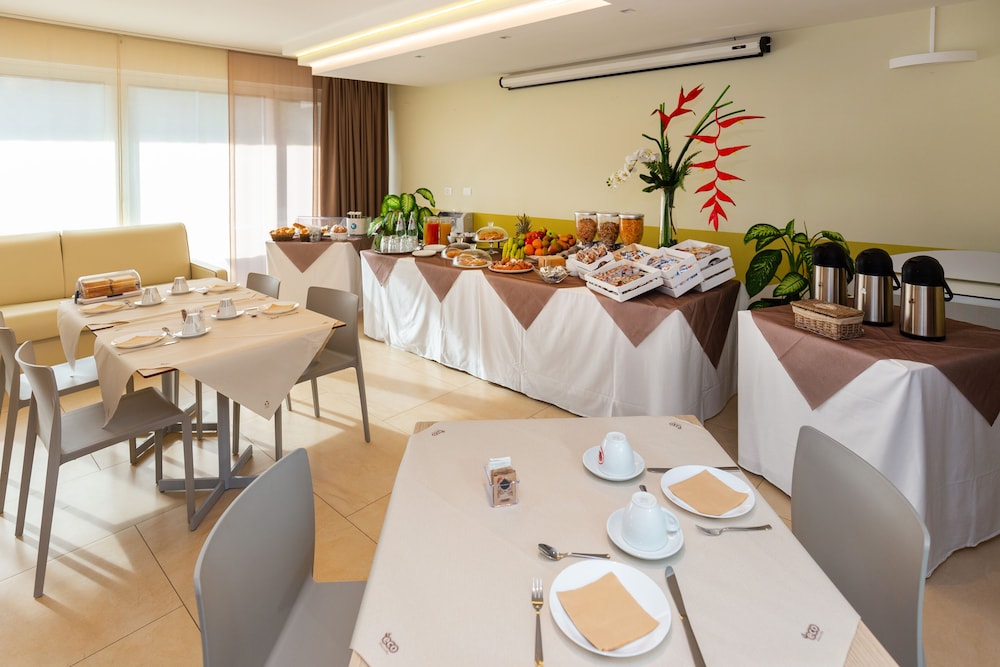 Zeus Residence Hotel 33/50
