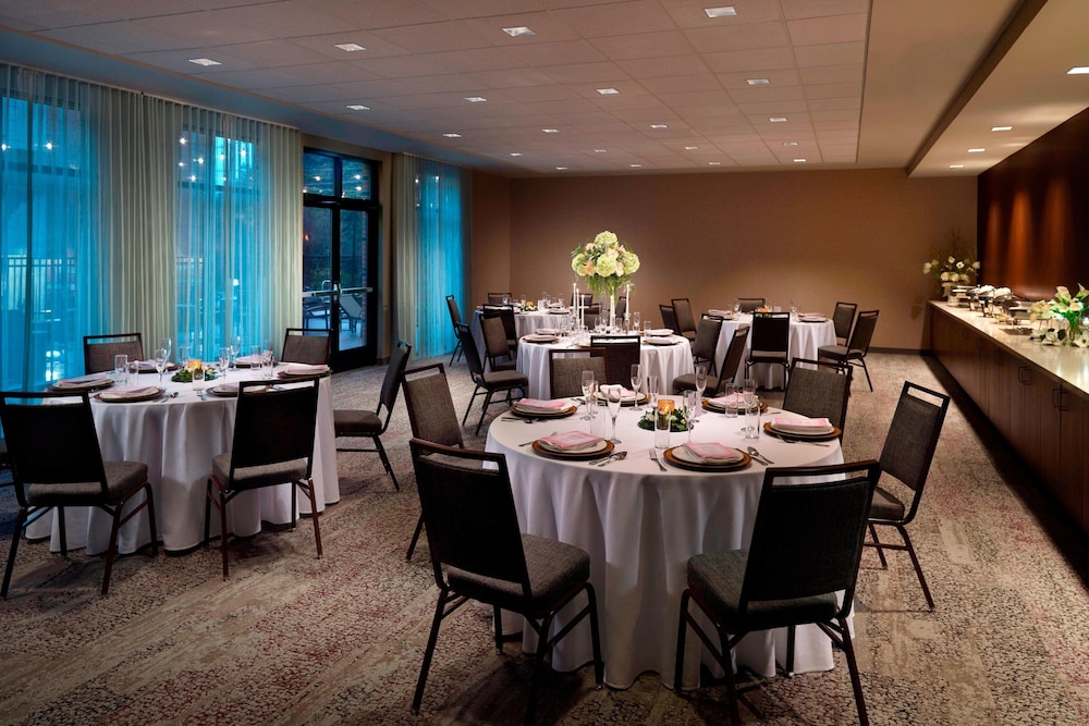 Courtyard By Marriott Lagrange 35/45