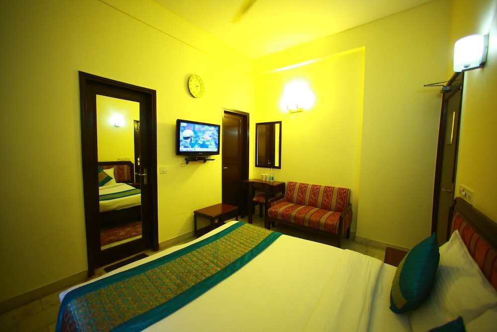 Sundeep Inn 33/46
