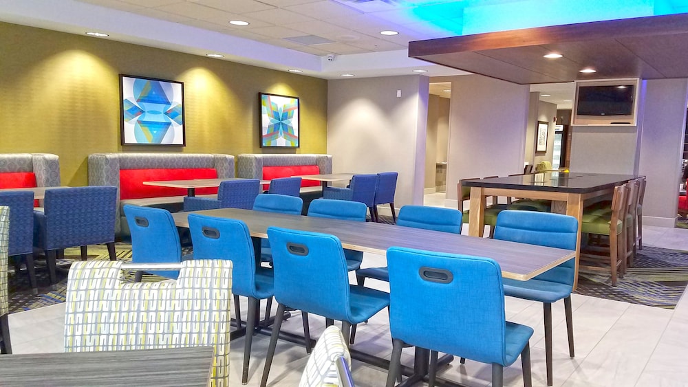Holiday Inn Express Hastings 55/57