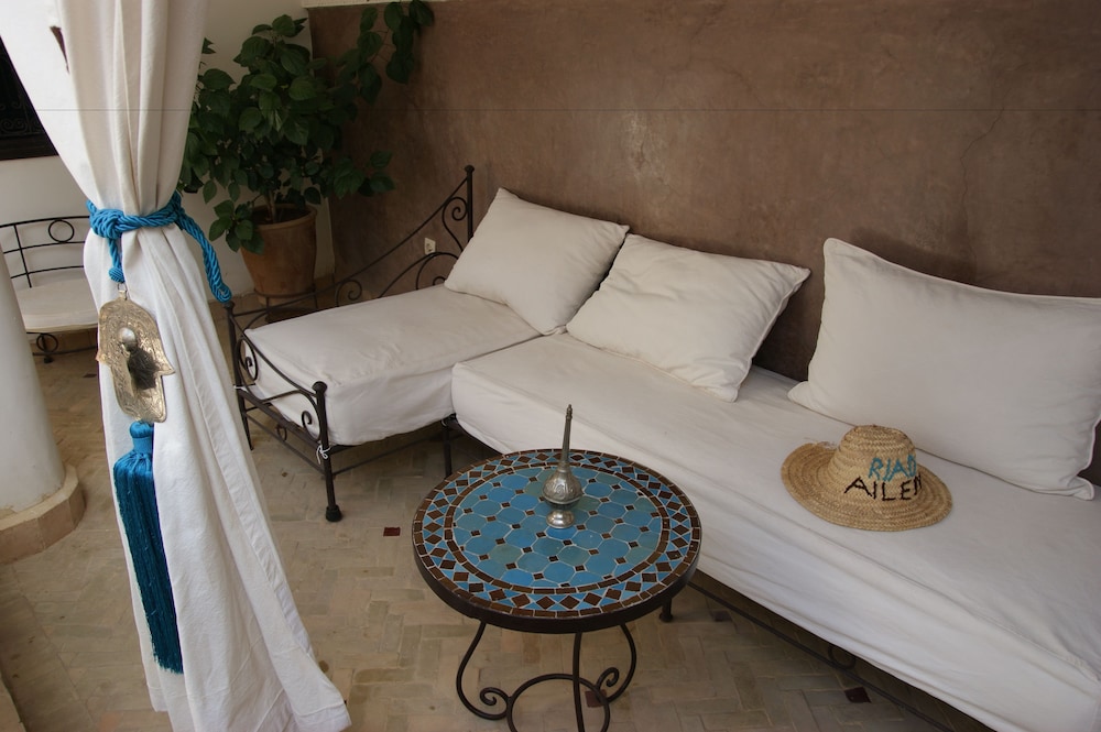 Riad Ailen 19/50