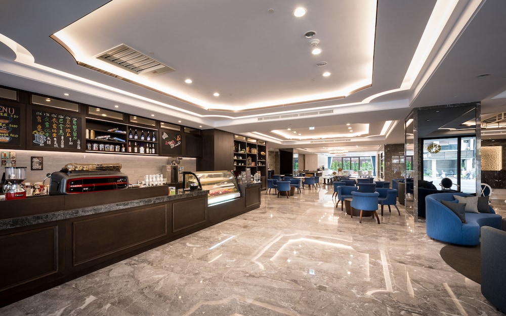 Hua Hotel 6/67