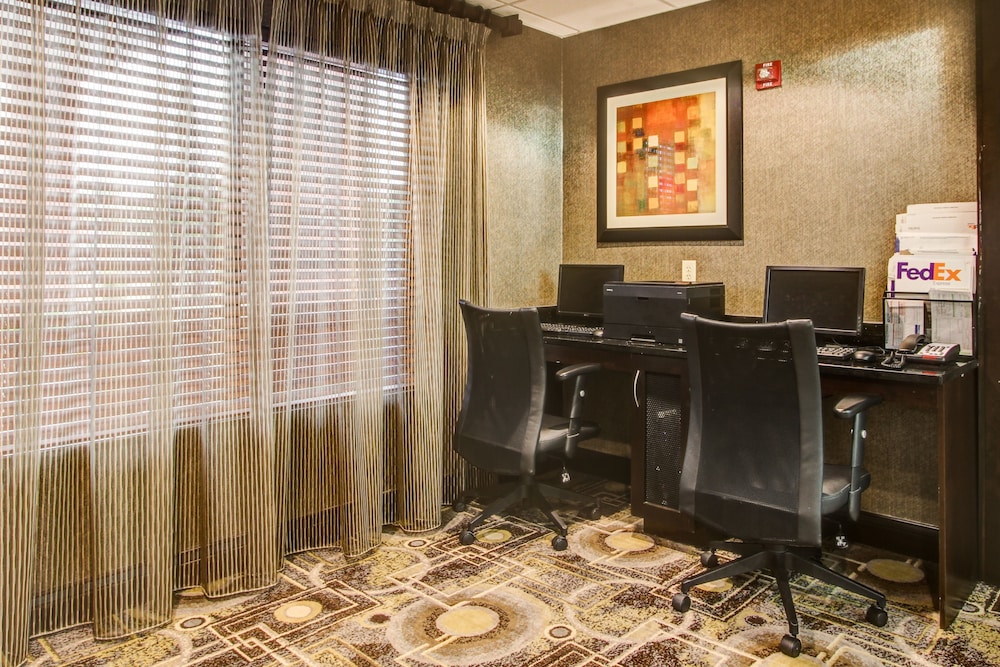 Holiday Inn Express Savannah S I95 Richmond Hill 34/38