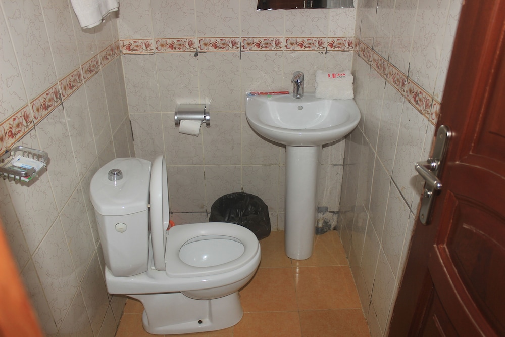Liza Hotel 42/43