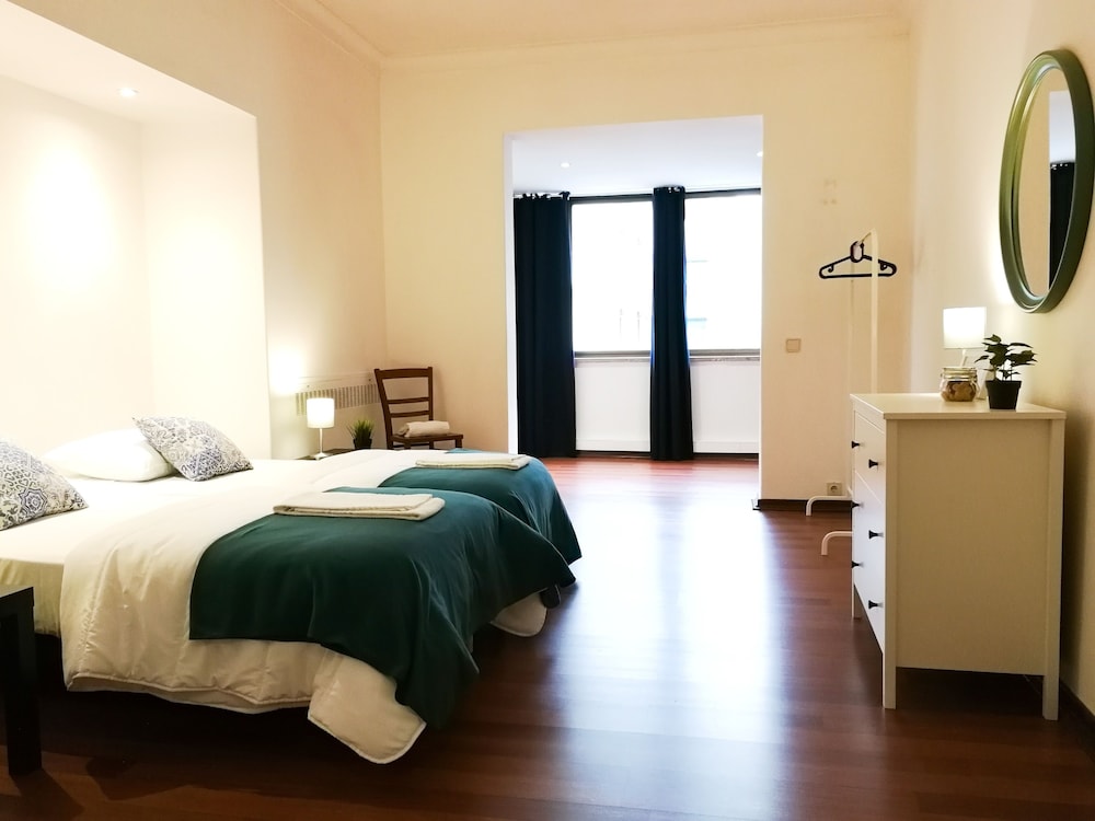 ROOM, DOUBLE OR TWIN BED, PRIVATE BATHROOM