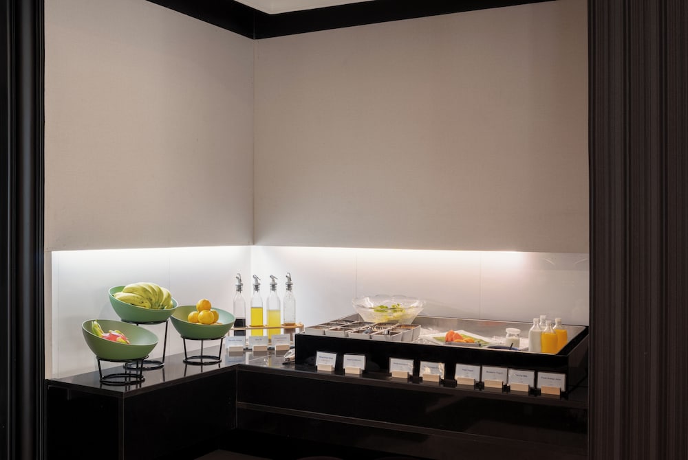 Skye Hotel Bangkok 53/58