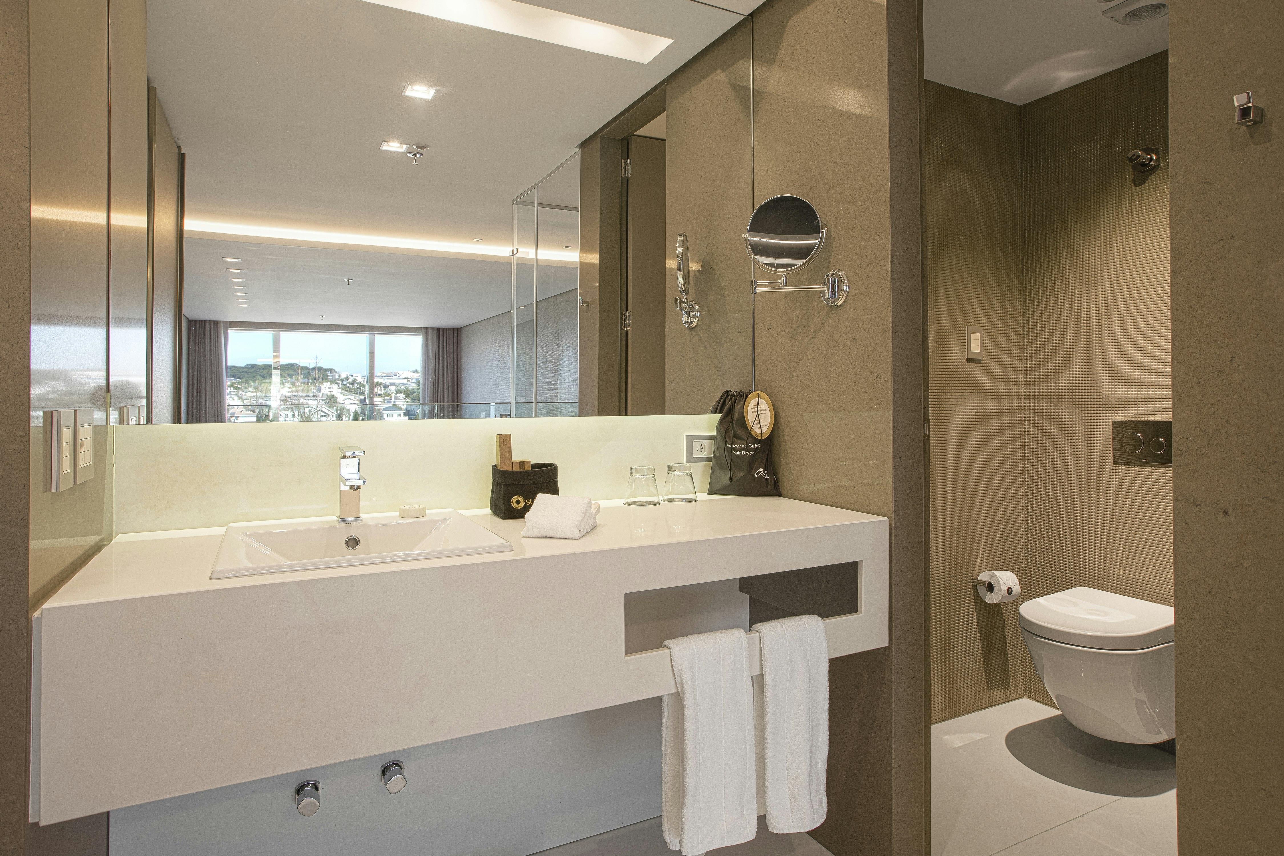 Suryaa Hotel Pinhais, Curio Collection by Hilton 46/50