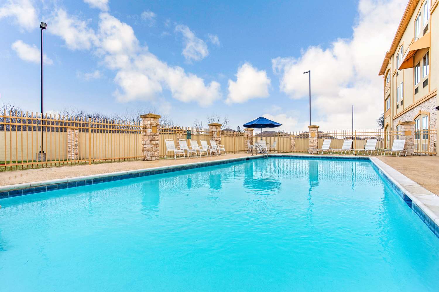 La Quinta Inn & Suites by Wyndham Ennis 23/50