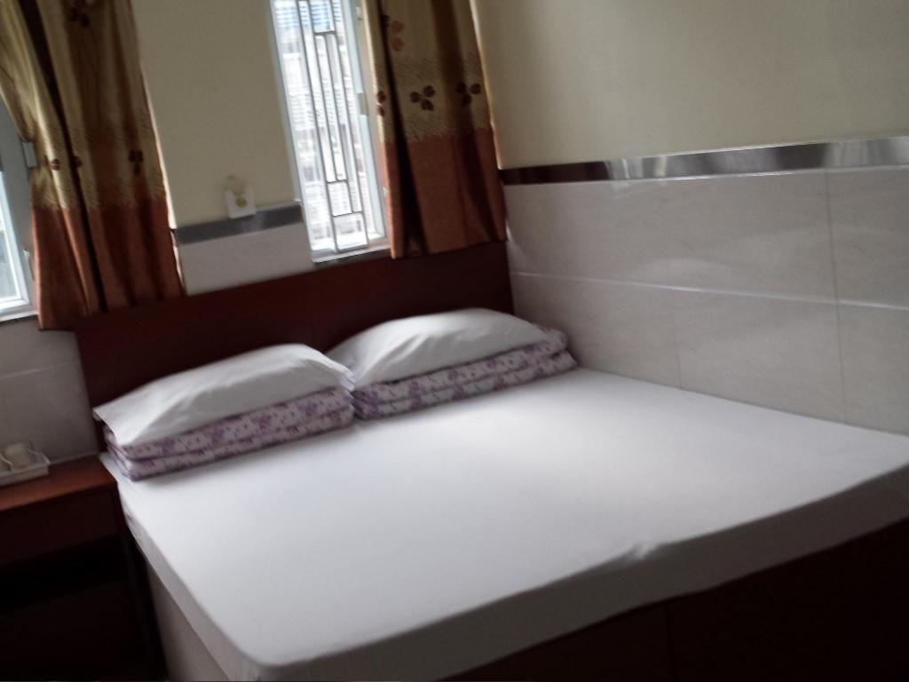 Room, Single, Single Bed, No Window