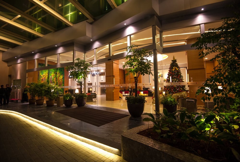 The Waterfront Hotel 6/65
