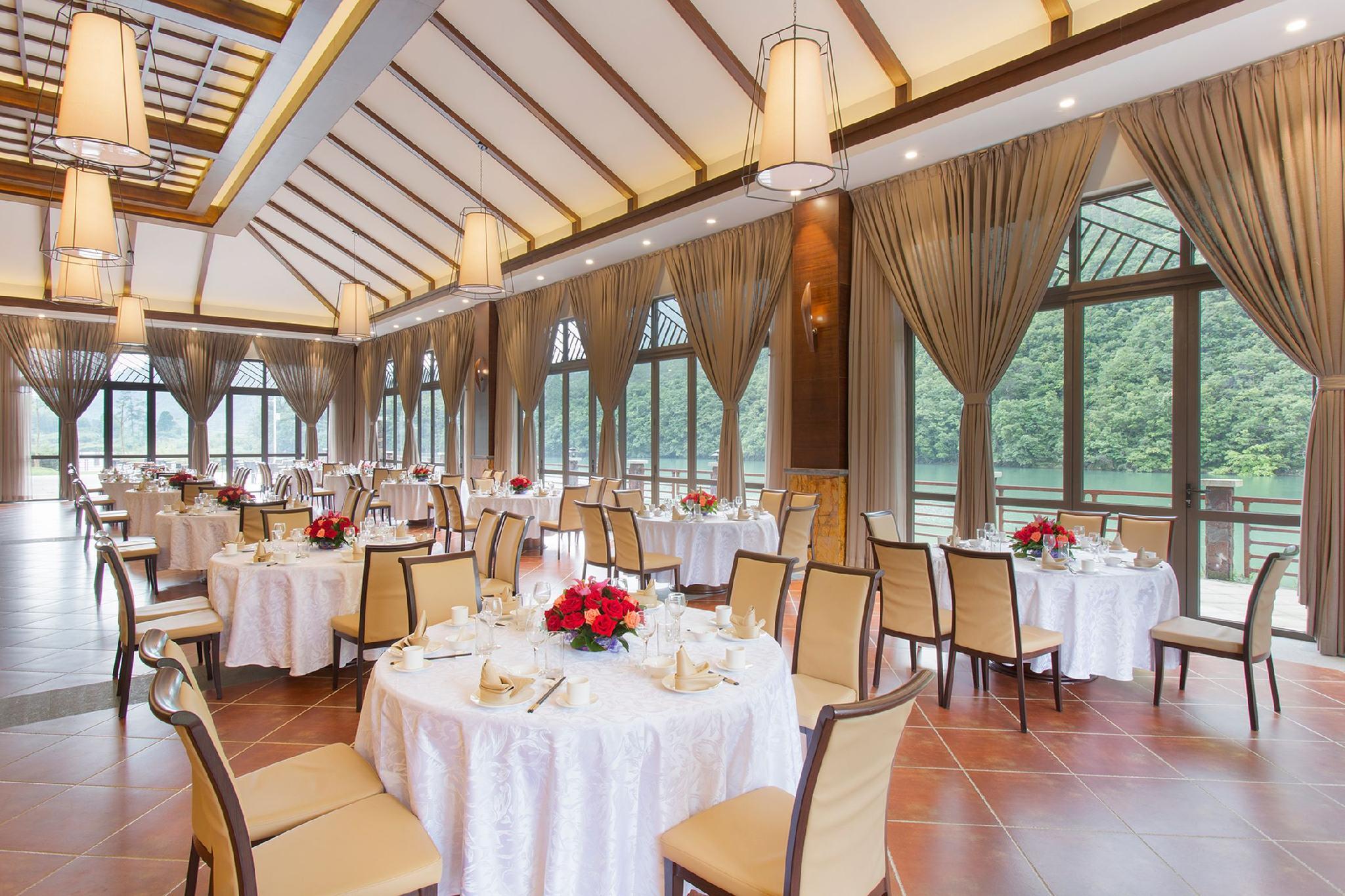 LN DongFang Hot Spring Resort 35/50
