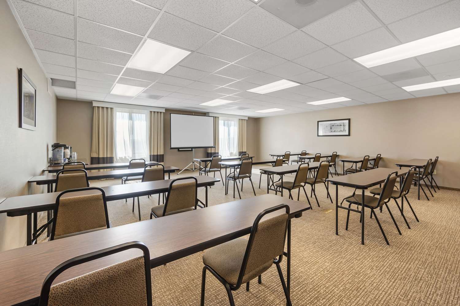 Comfort Inn & Suites Cheyenne, WY 37/41