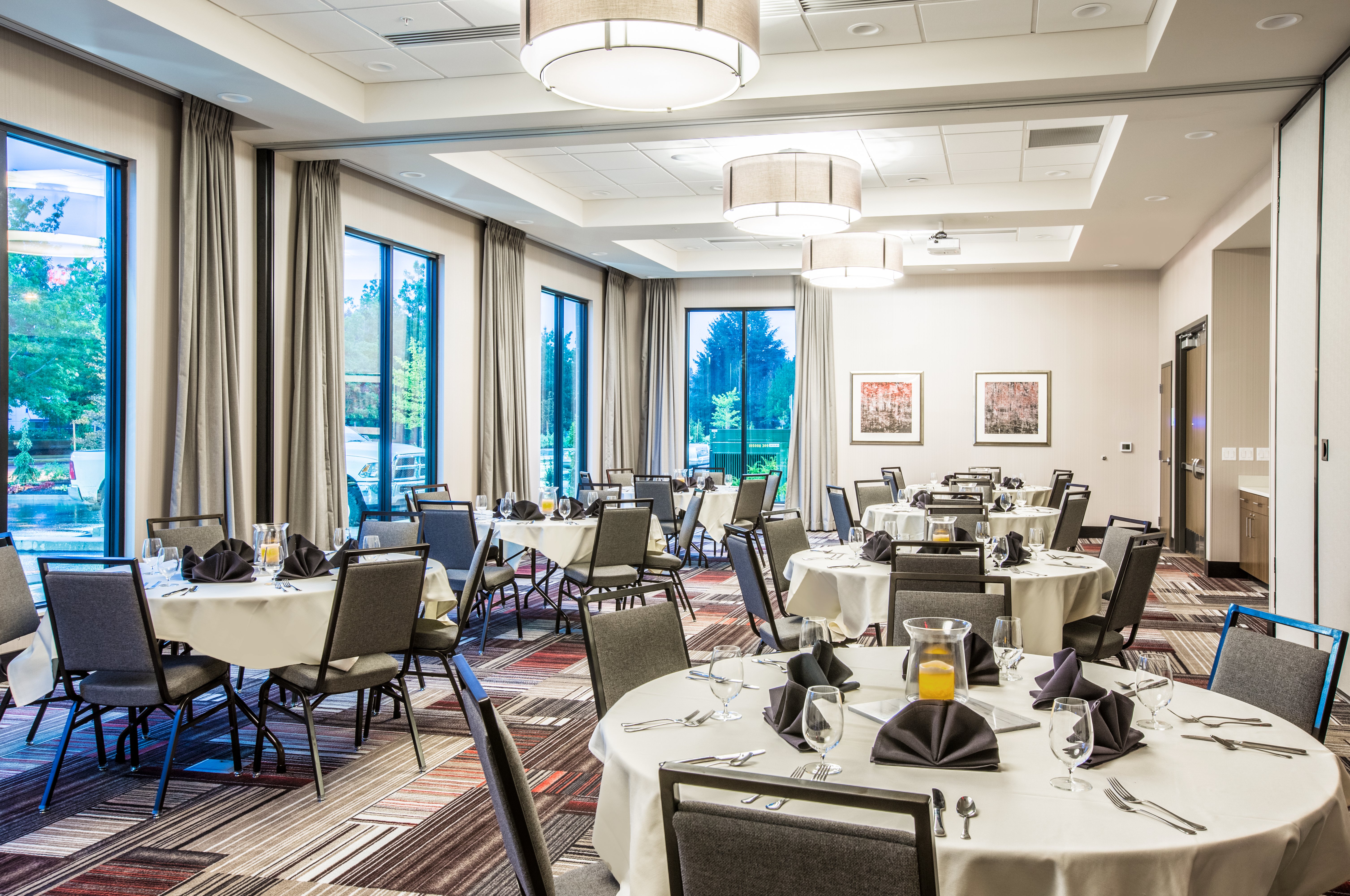 Holiday Inn Portland West Hillsboro 53/74
