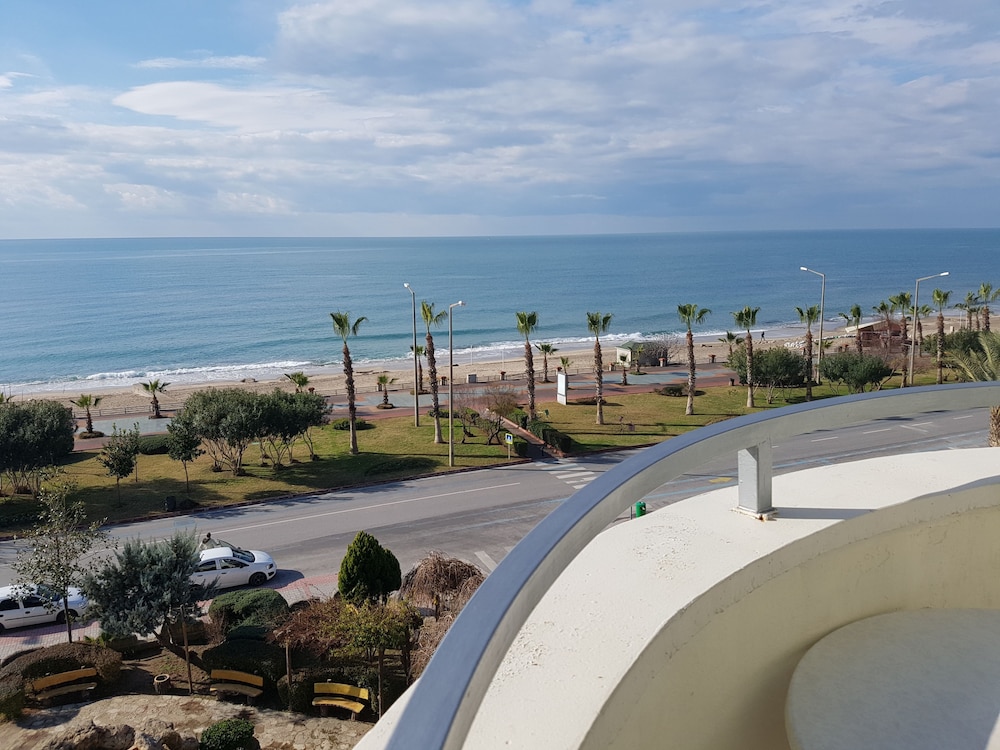 Belle Ocean Apart Hotel 48/50