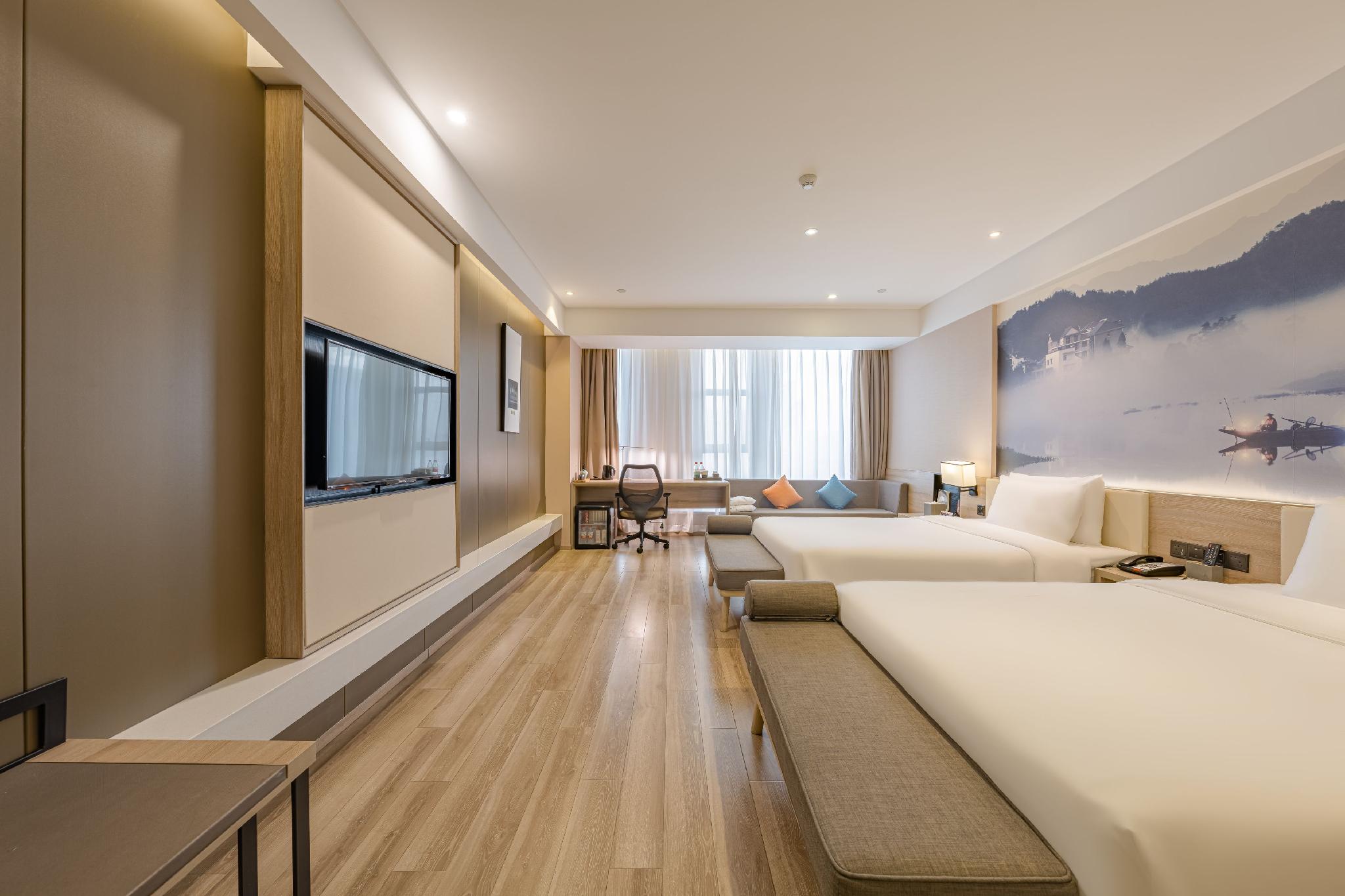 Executive, Twin Beds, City View, Attic