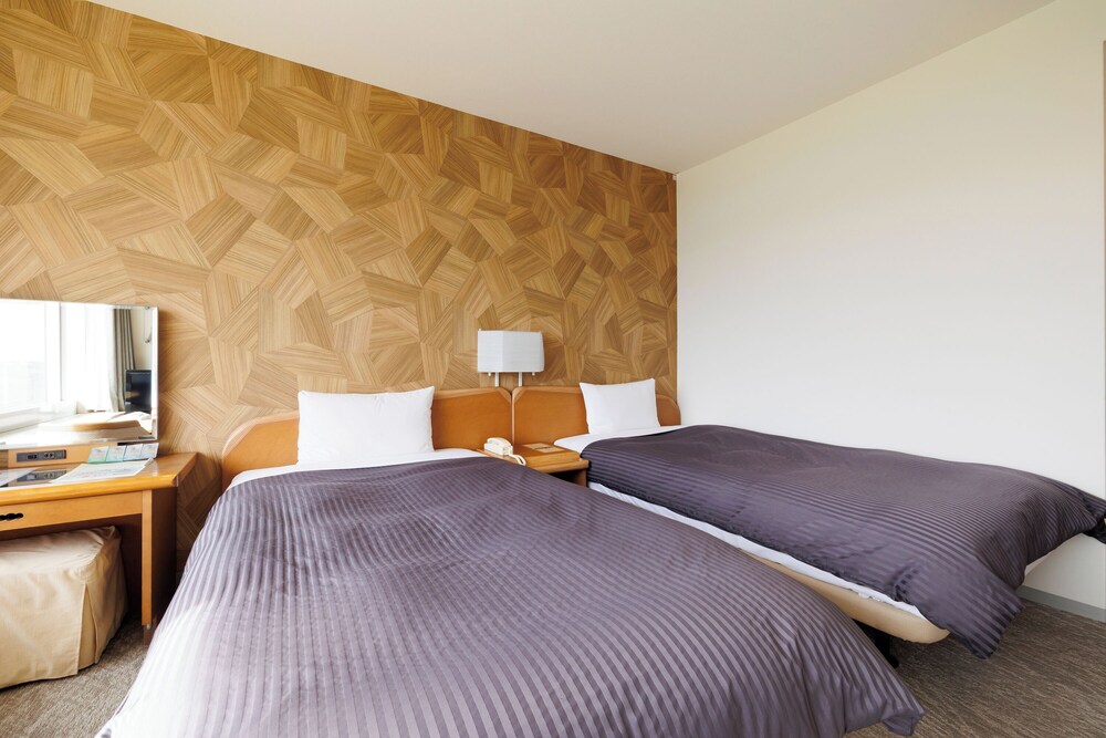 غرفة بسريرين منفصلين مع أريكة، Sapporo Kitahiroshima Classe Hotel 4/6