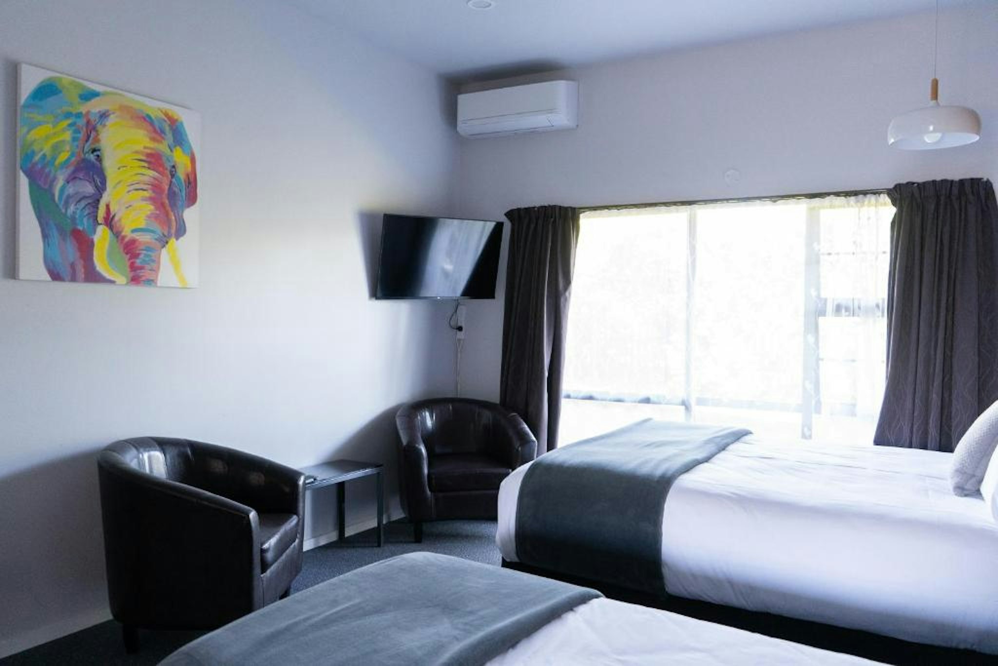 BURWOOD MANOR MOTEL 25/50