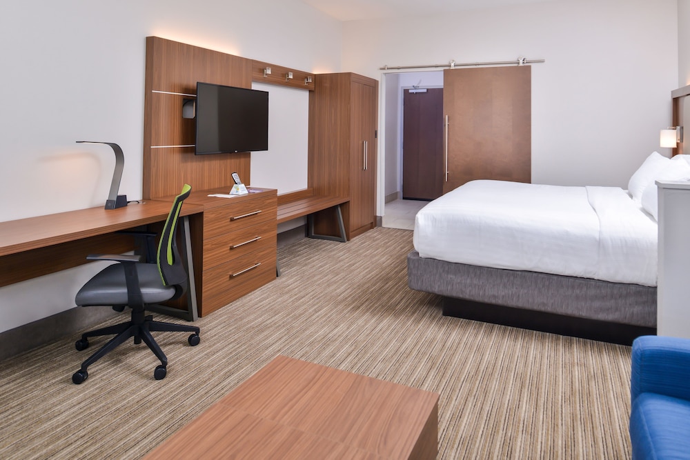HOLIDAY INN EXPRESS & SUITES VAN HORN 22/65