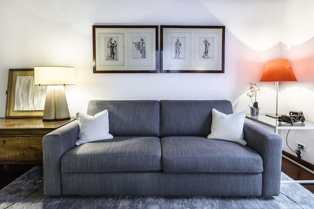 Luxury Flat in the Center of Rome 7/17