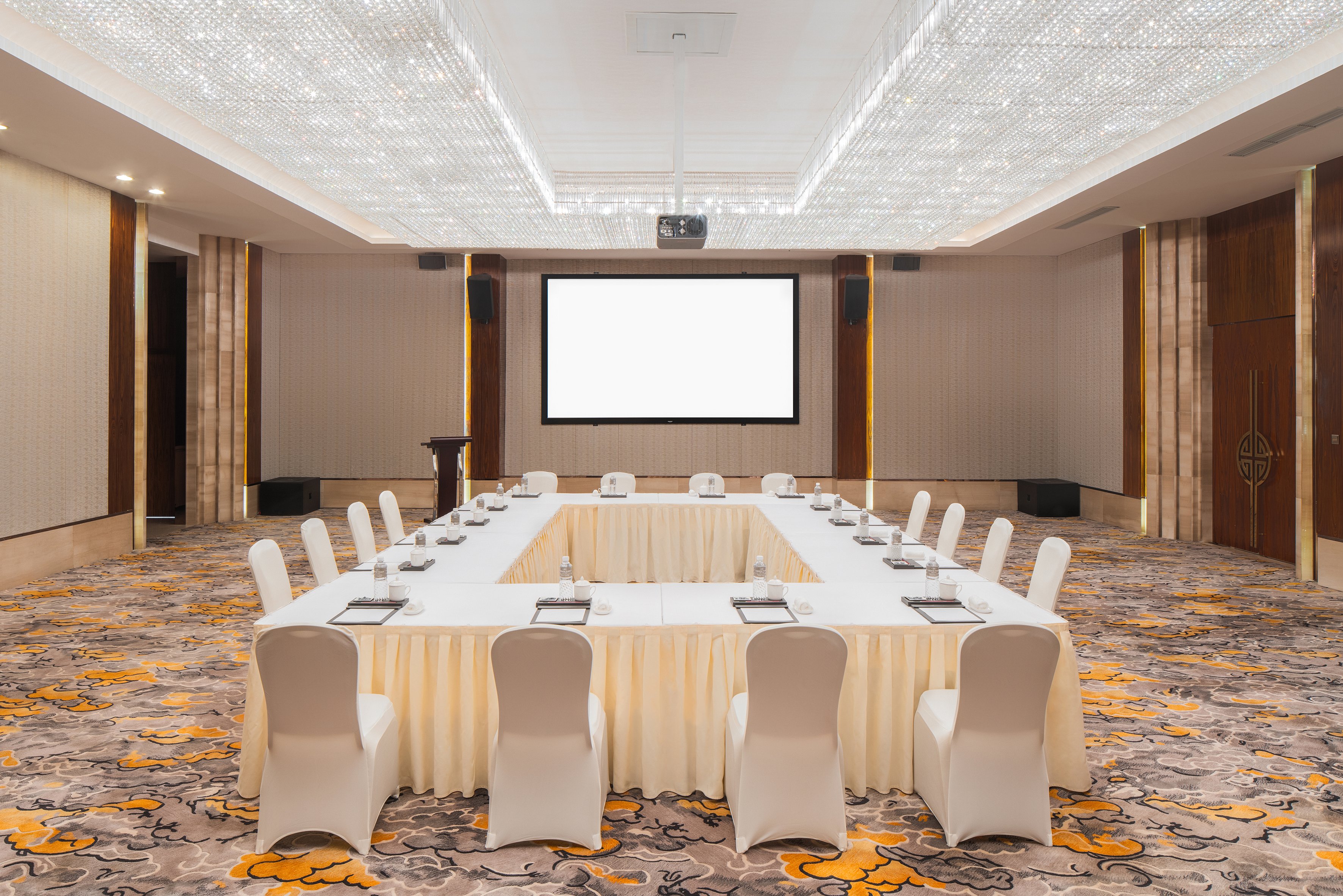 CROWNE PLAZA DALIAN SPORTS CENTER 39/50