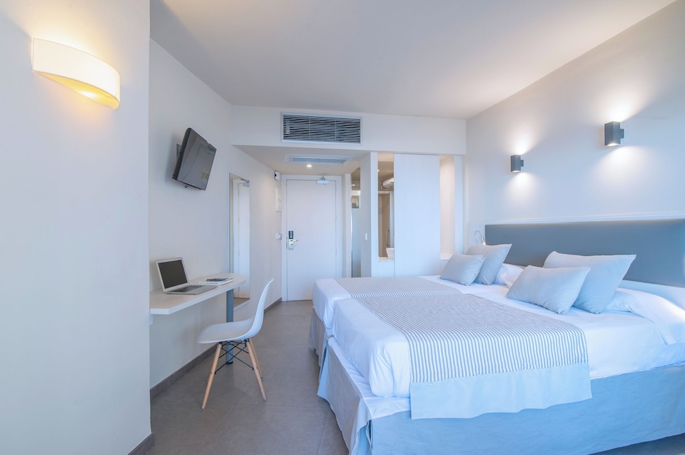 ROOM, TWIN BEDS, SEA VIEW, BALCONY