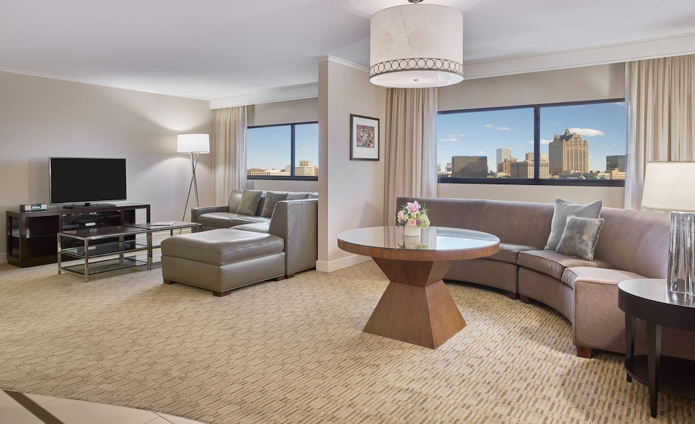 Hyatt Regency Milwaukee 42/73