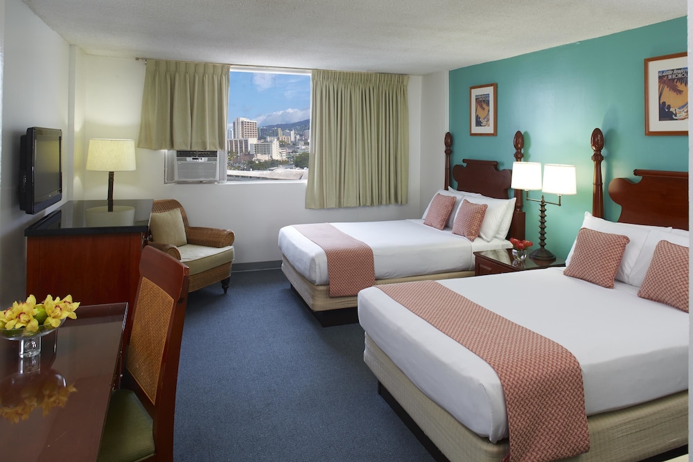 Pagoda Hotel 32/65