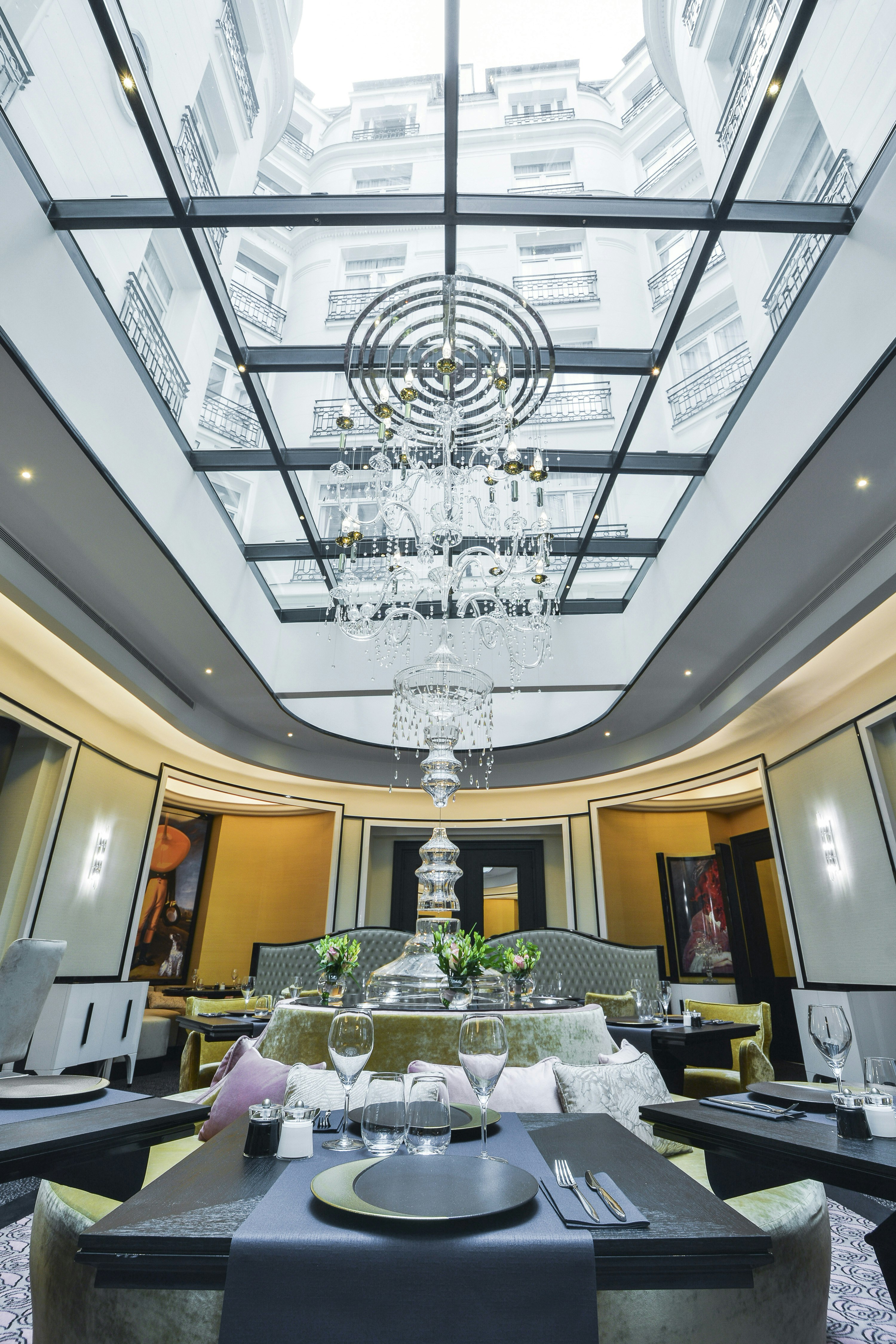 Maison Astor Paris Curio Collection By Hilton 36/43