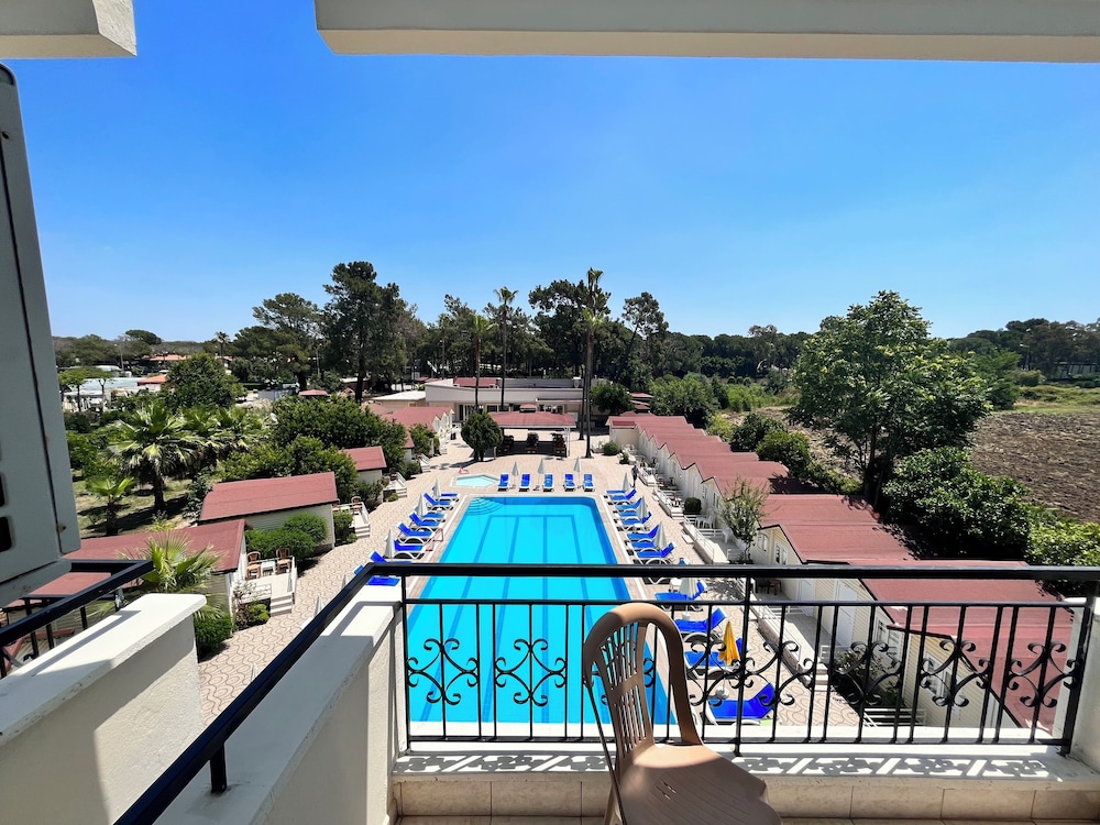 Imeros Hotel 16/25