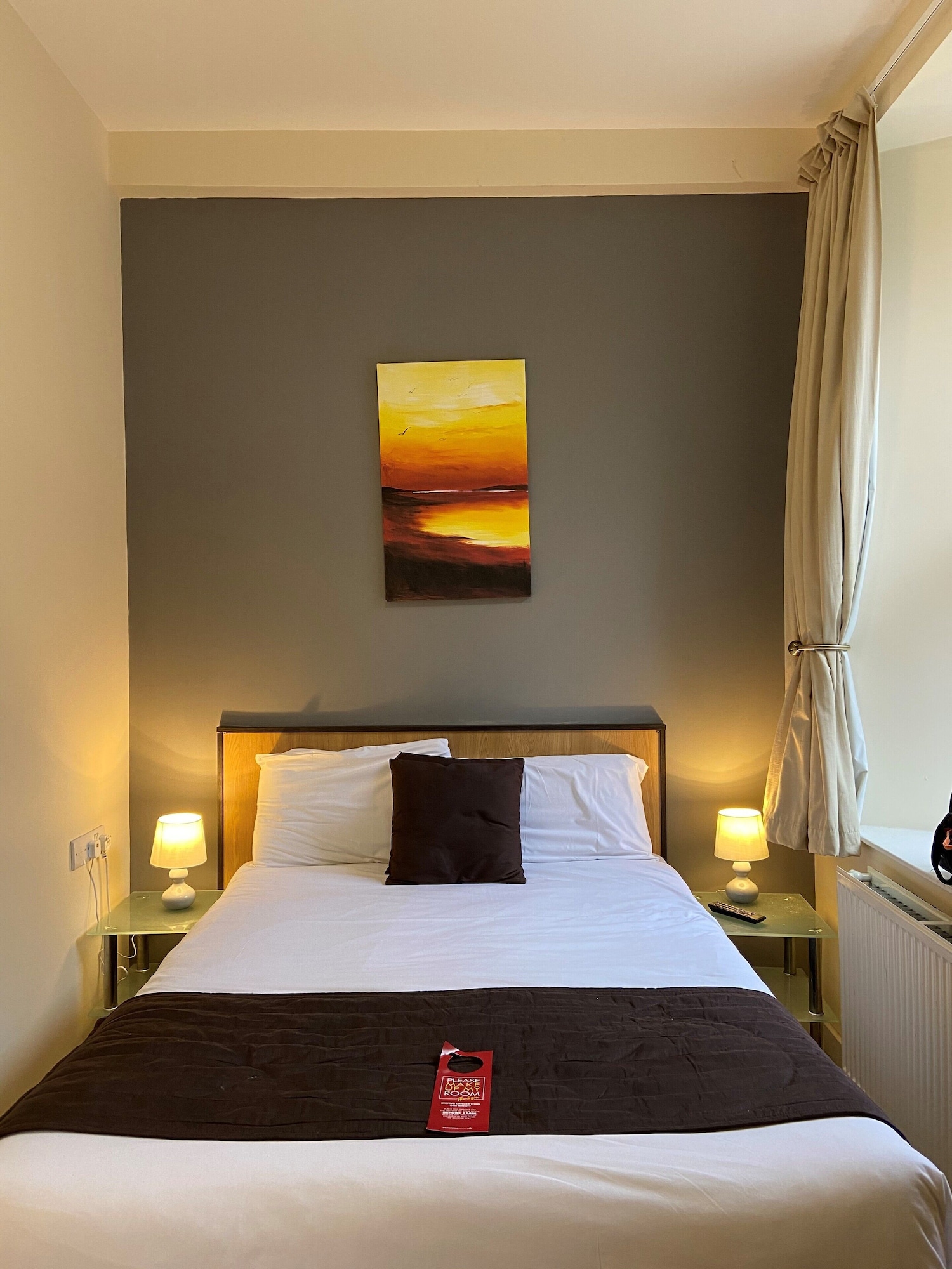 ROOM, SINGLE