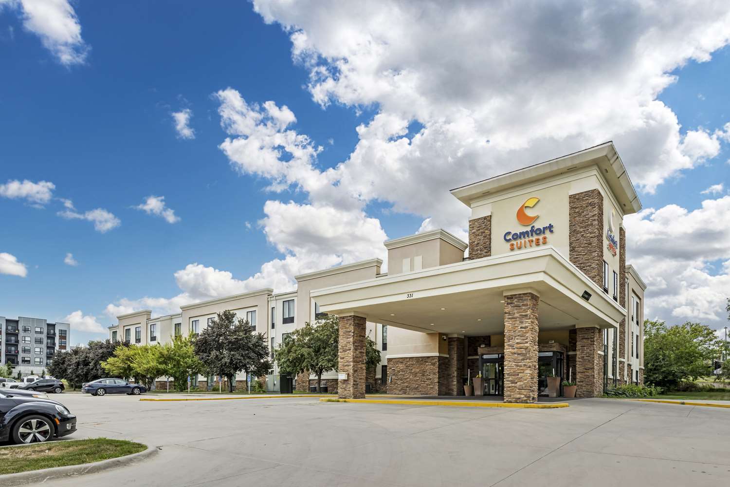 Comfort Suites East 41/42