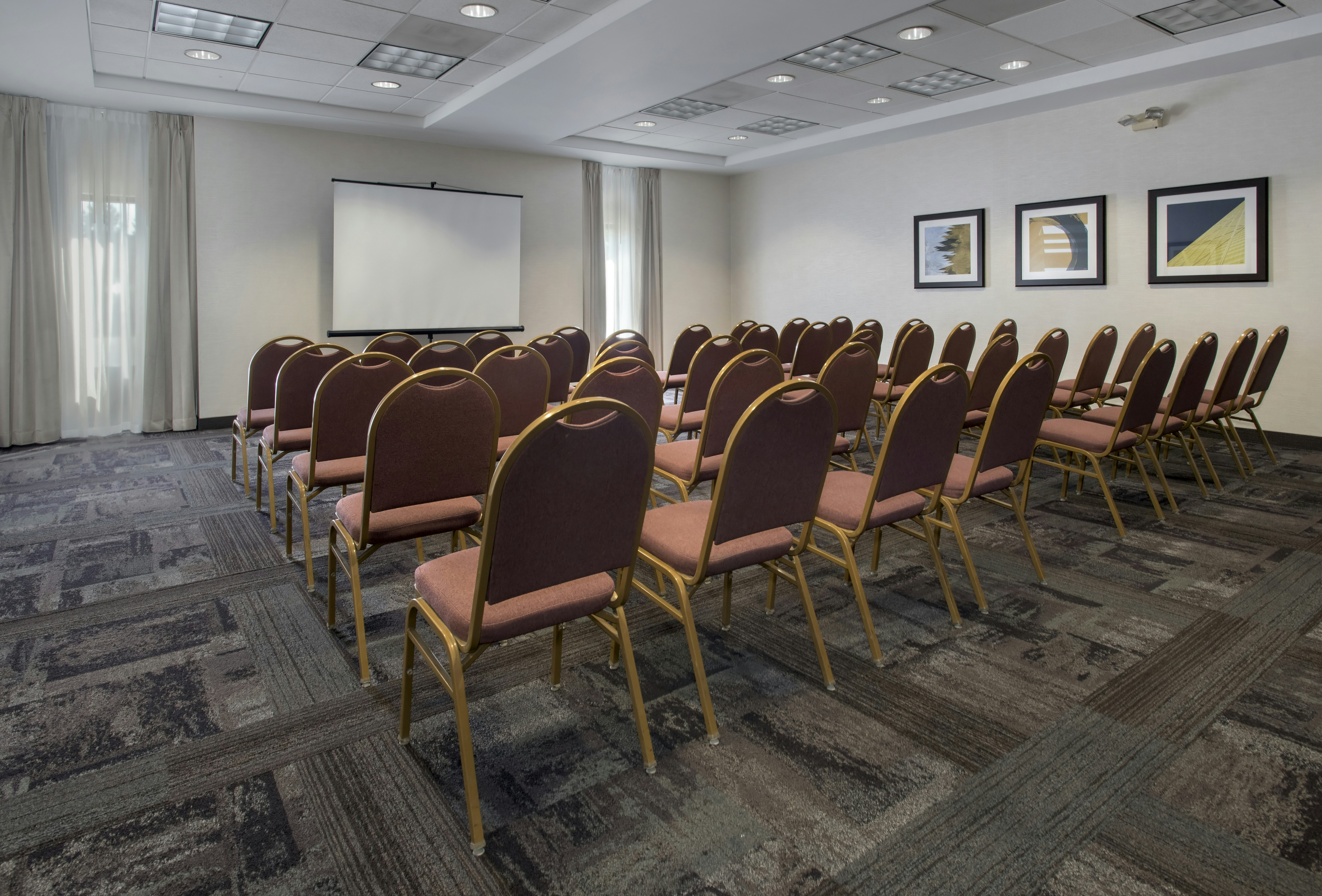 Hampton Inn Boston Logan Airport 27/38