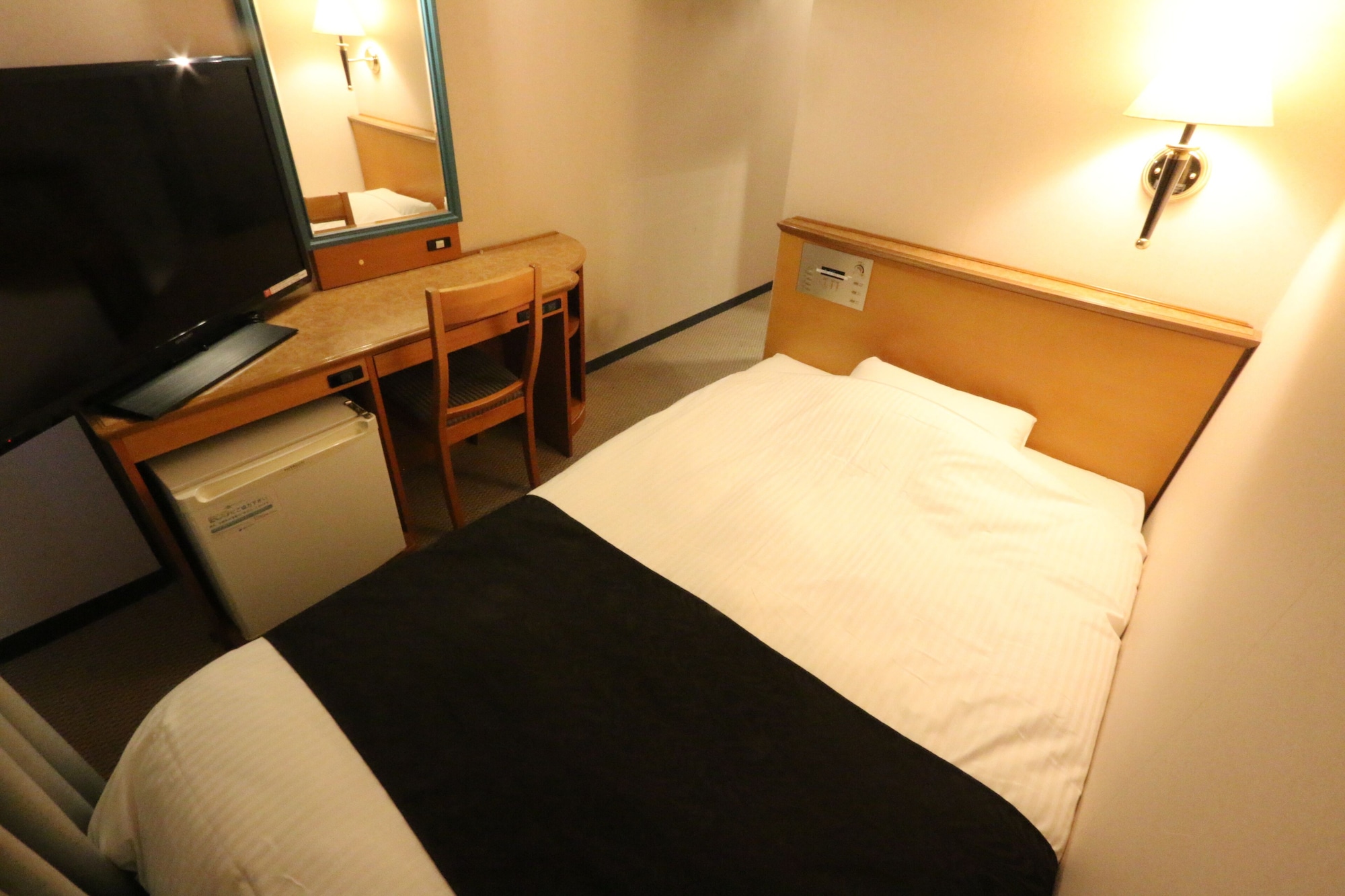ROOM, SINGLE, SINGLE BED, SMOKING