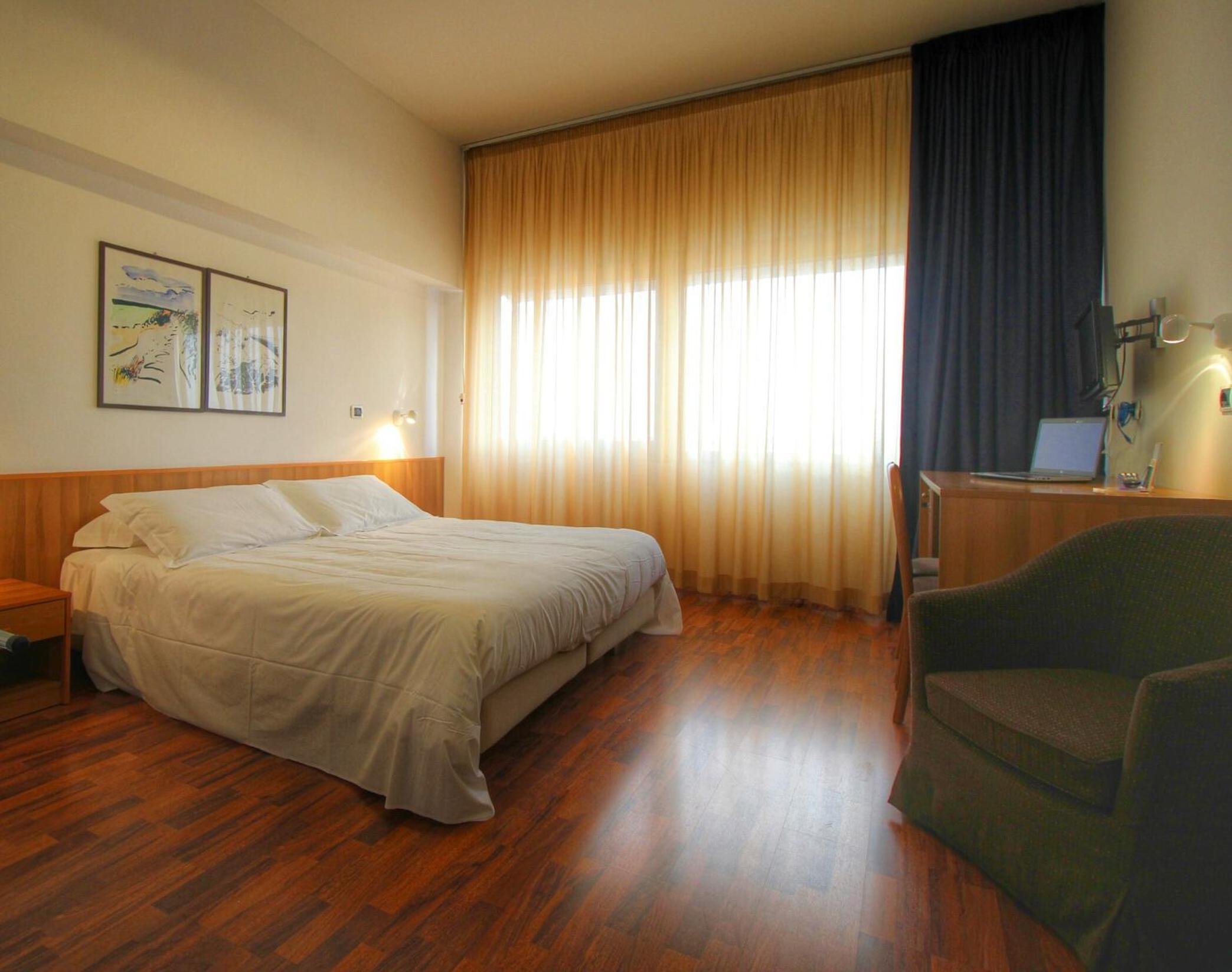 CLASSIC, DOUBLE OR TWIN BED