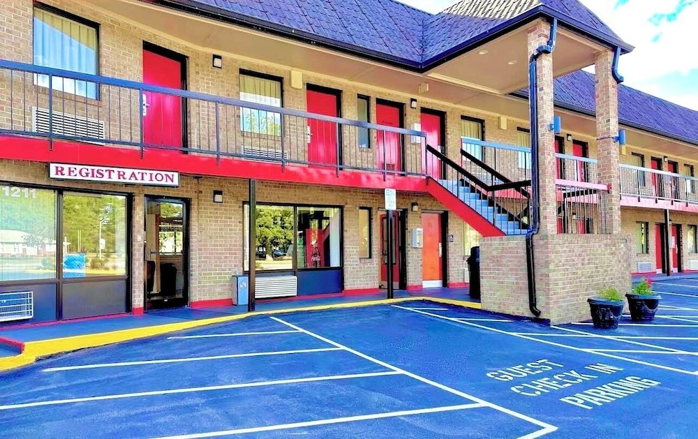 Travelers Inn 53/58