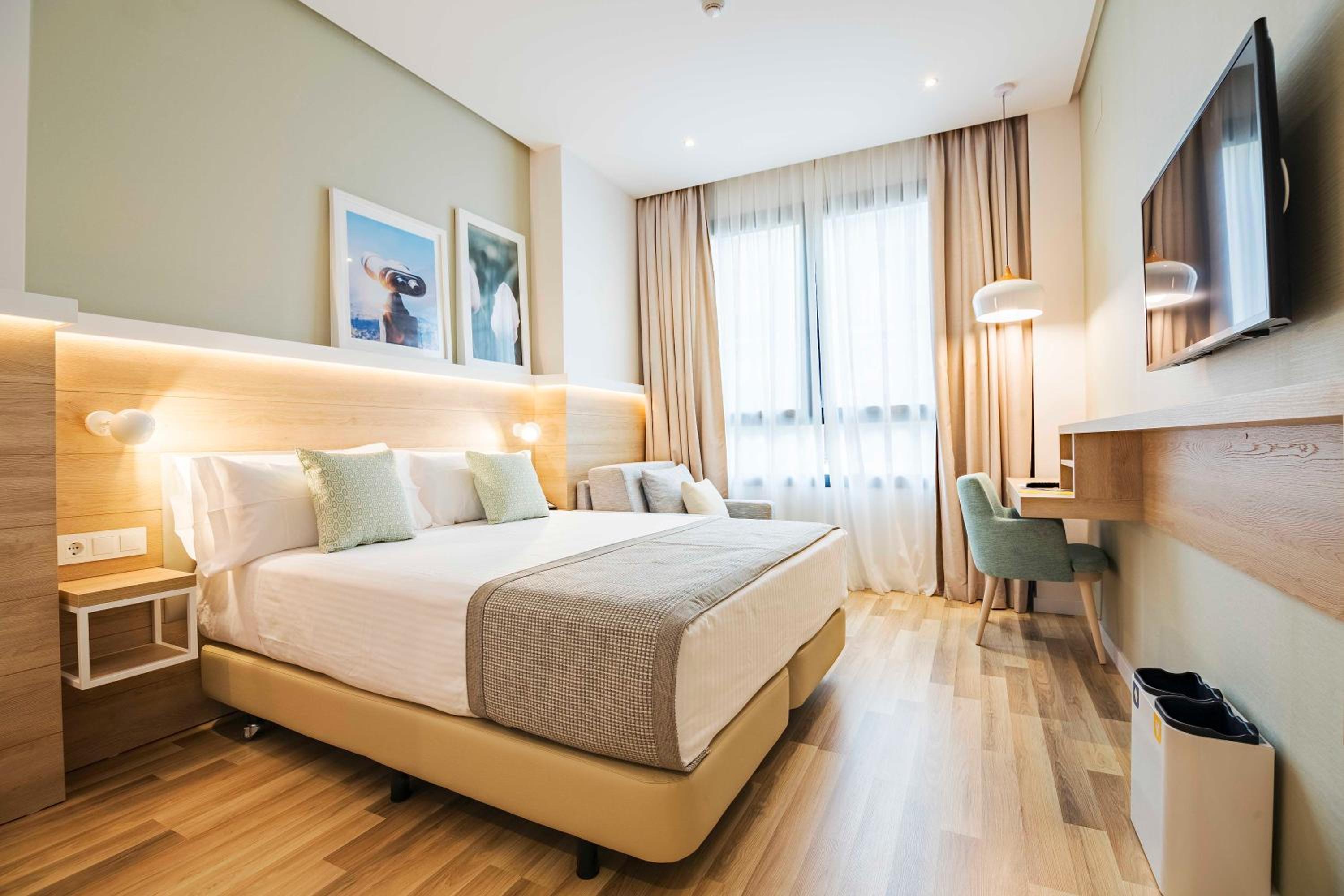 Room, Single, Double Bed