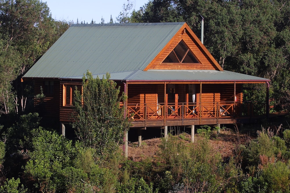 The Fernery Lodge & Chalets 2/50